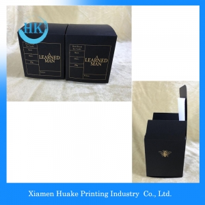 Boîte noire de carte estampillage chaud or de logo avec le revêtement ondulé pour le parfum 