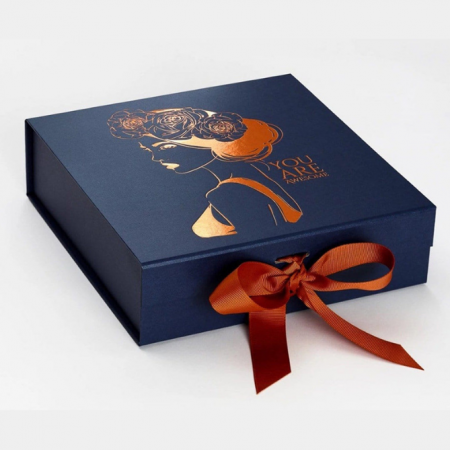 Magnetic Gift Box Luxury Gift With Ribbon Bow Collapsible Rigid Boxes With Magnetic Lids 