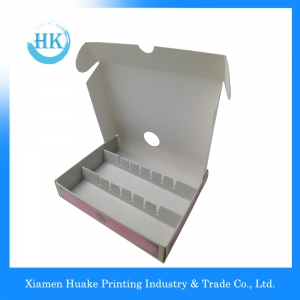 Boîte de papier emballage de maquillage rose avec la tache UV 