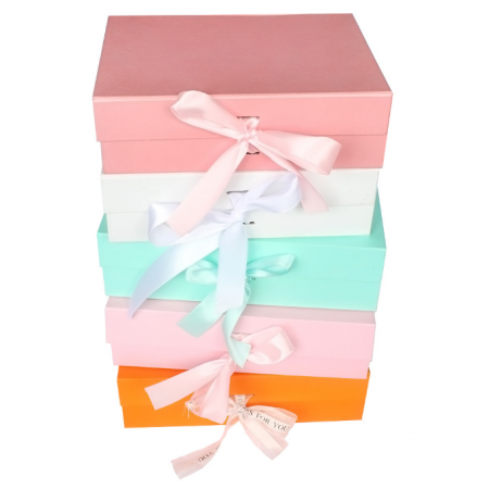 Custom Printing Rigid Folding Paper Box Luxury White Magnetic Gift Close Box With Ribbon 