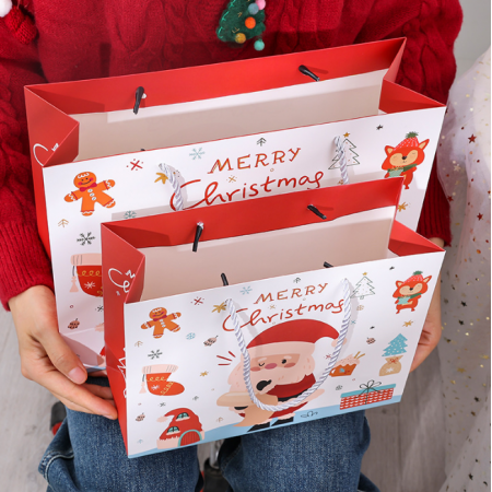 Art Paper Bags Package For Party Supply Merry Christmas New Year Gift Bag In Bulk 